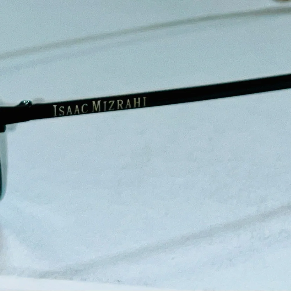 Isaac Mizrahi Sunglasses - Picture 2 of 4
